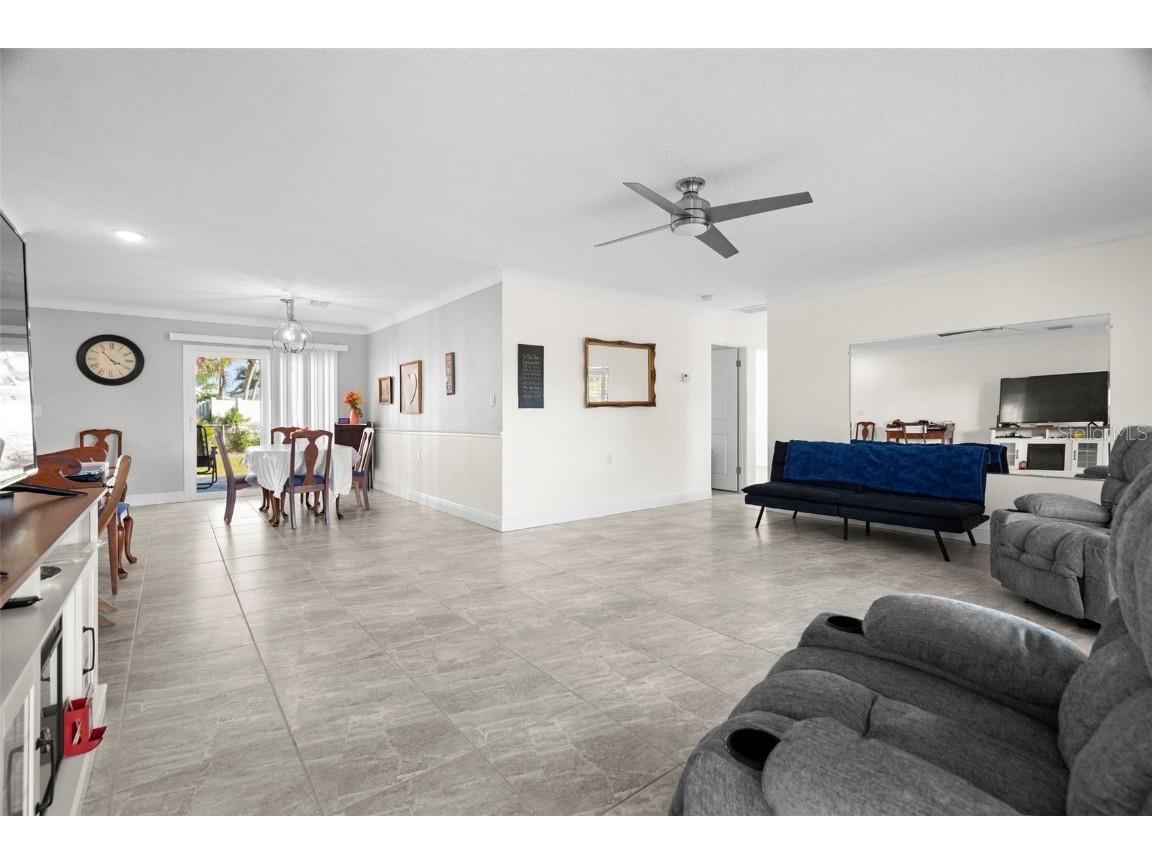 10121 4th Street E Treasure Island FL 33706 TB8450492 image6