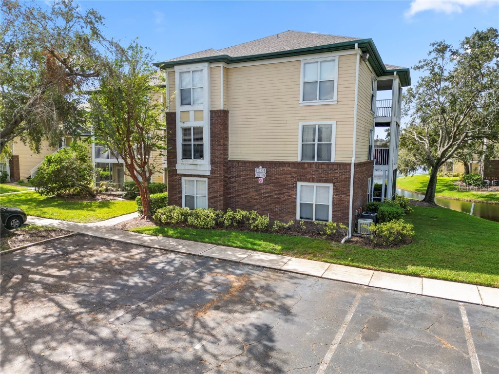 10122 Winsford Oak Boulevard #407 Tampa FL 33624 L4948452 image1