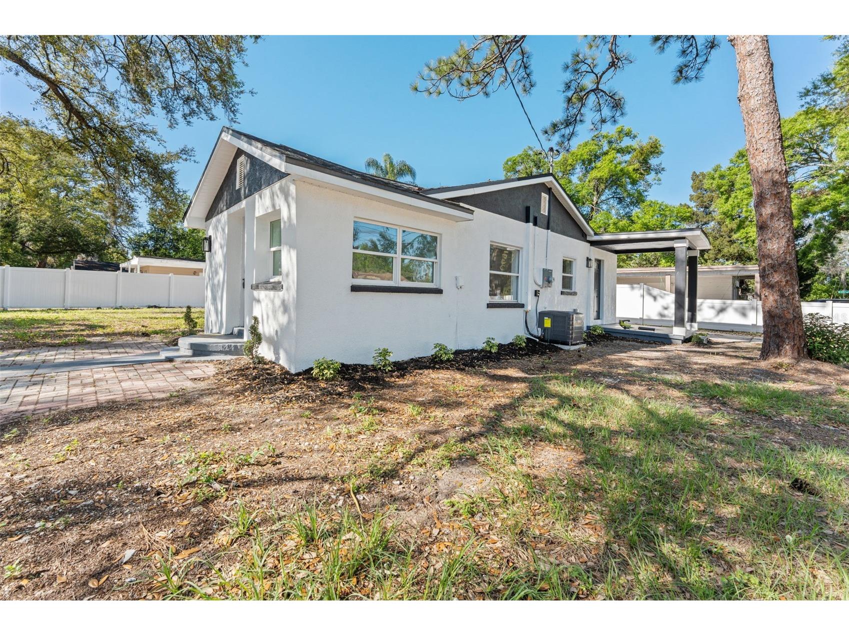 10124 N Hyacinth Avenue Tampa FL 33612 TB8489499 image3