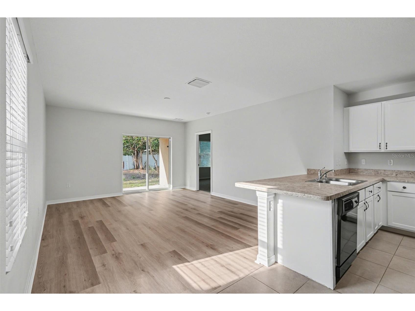 10125 Hawk Storm Avenue Tampa FL 33610 TB8490210 image10