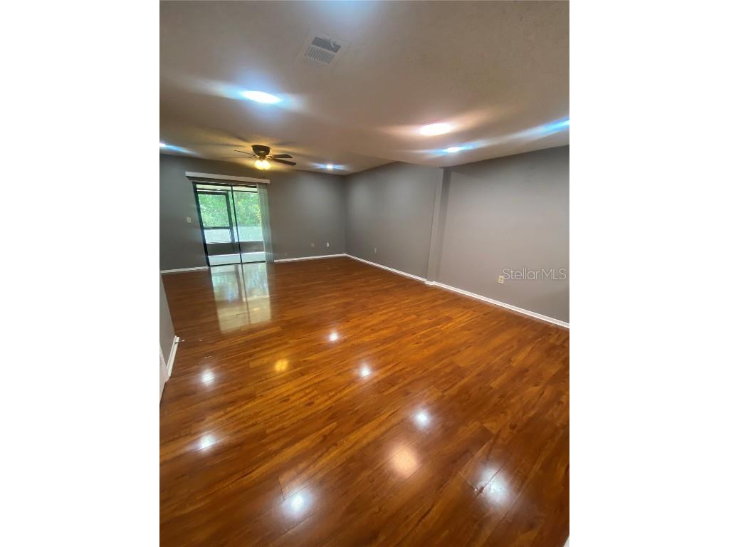 10125 Lake Oak Cir Tampa FL 33624 TB8452597 image2