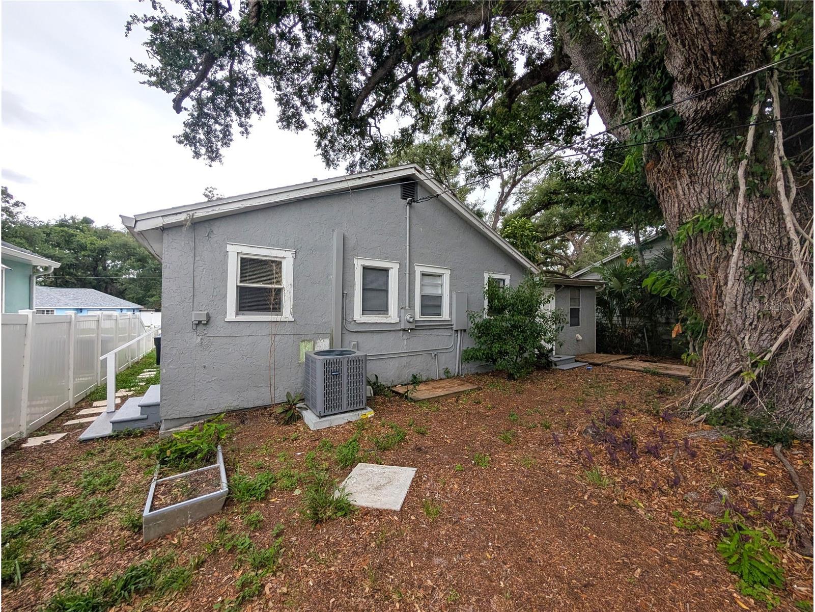 1013 20th Avenue S Saint Petersburg FL 33705 O6418565 image3