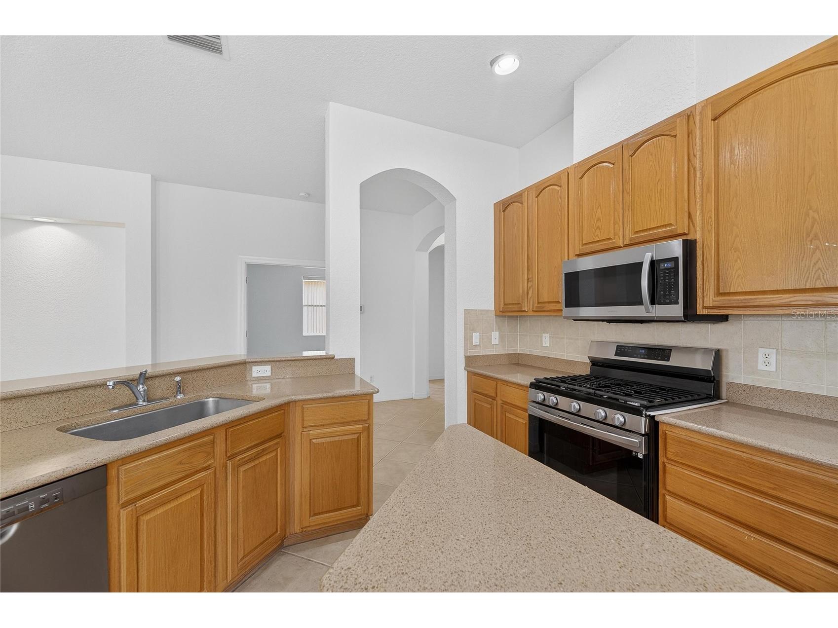 1013 Emerald Dunes Drive Sun City Center FL 33573 TB8484853 image10