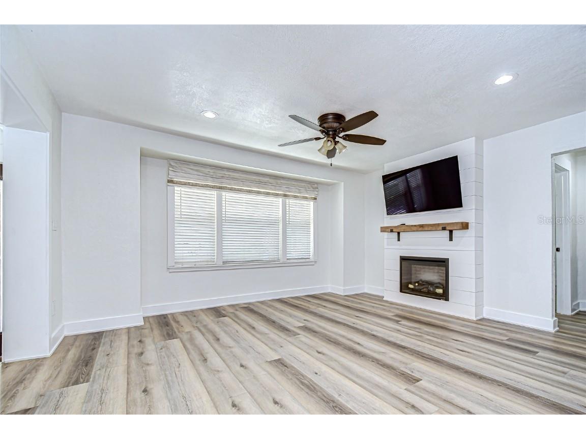 1013 W Berry Avenue Tampa FL 33603 TB8434125 image32