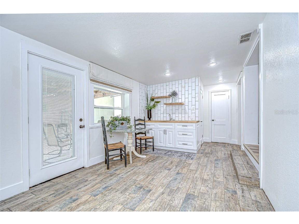 1013 W Berry Avenue Tampa FL 33603 TB8434125 image44