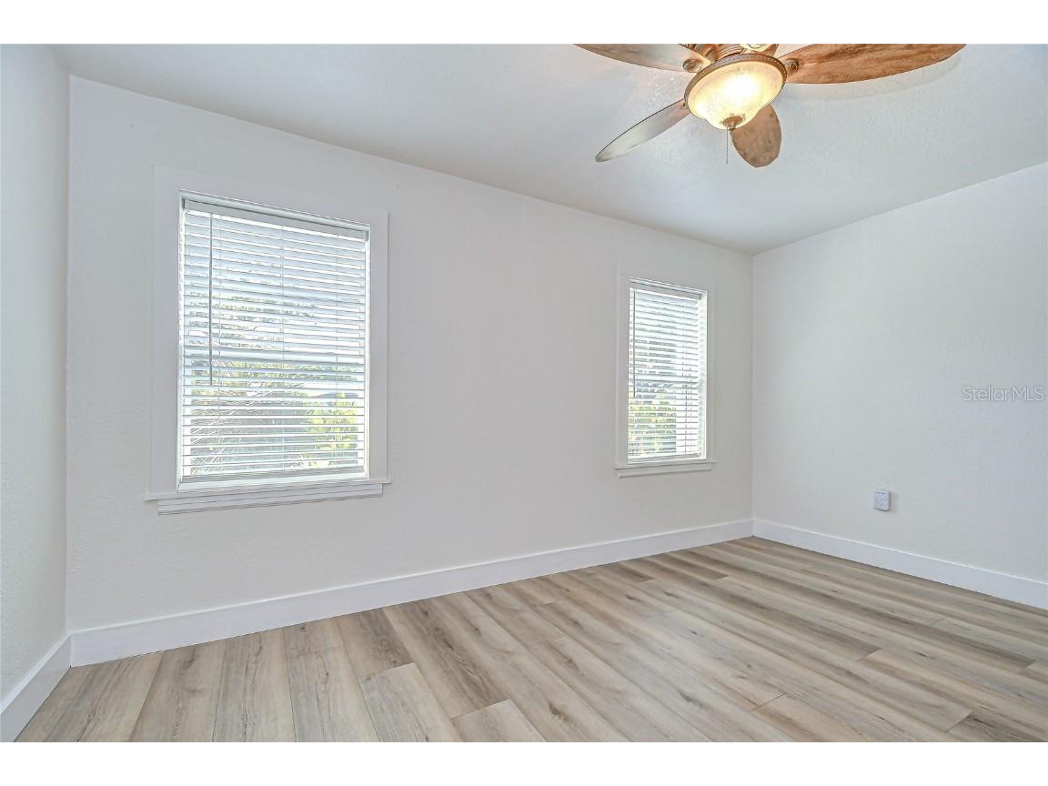 1013 W Berry Avenue Tampa FL 33603 TB8434125 image47