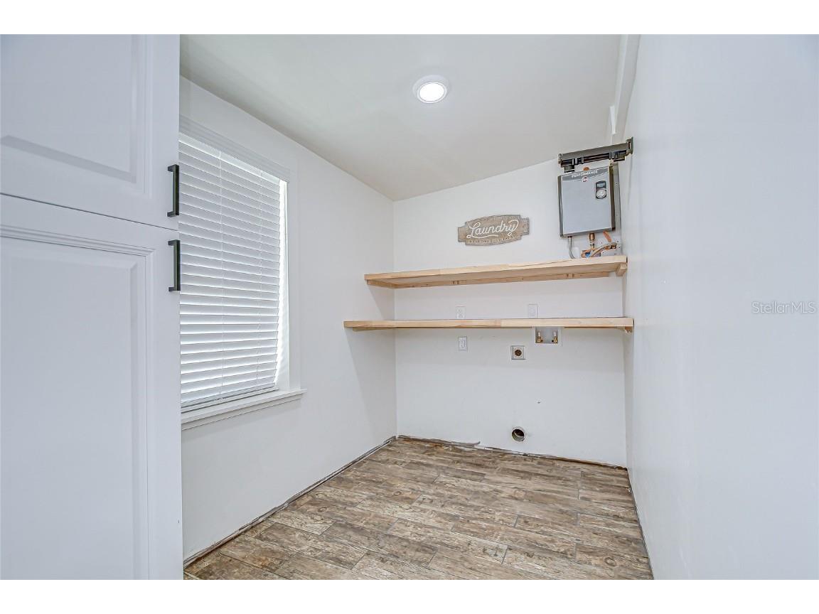 1013 W Berry Avenue Tampa FL 33603 TB8434125 image60