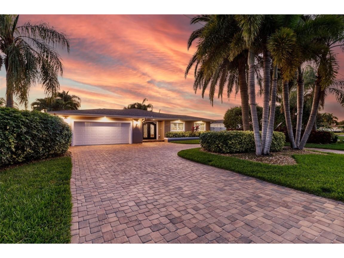 10130 Yacht Club Drive Treasure Island FL 33706 - BOCA CIEGA BAY U8204334 image1