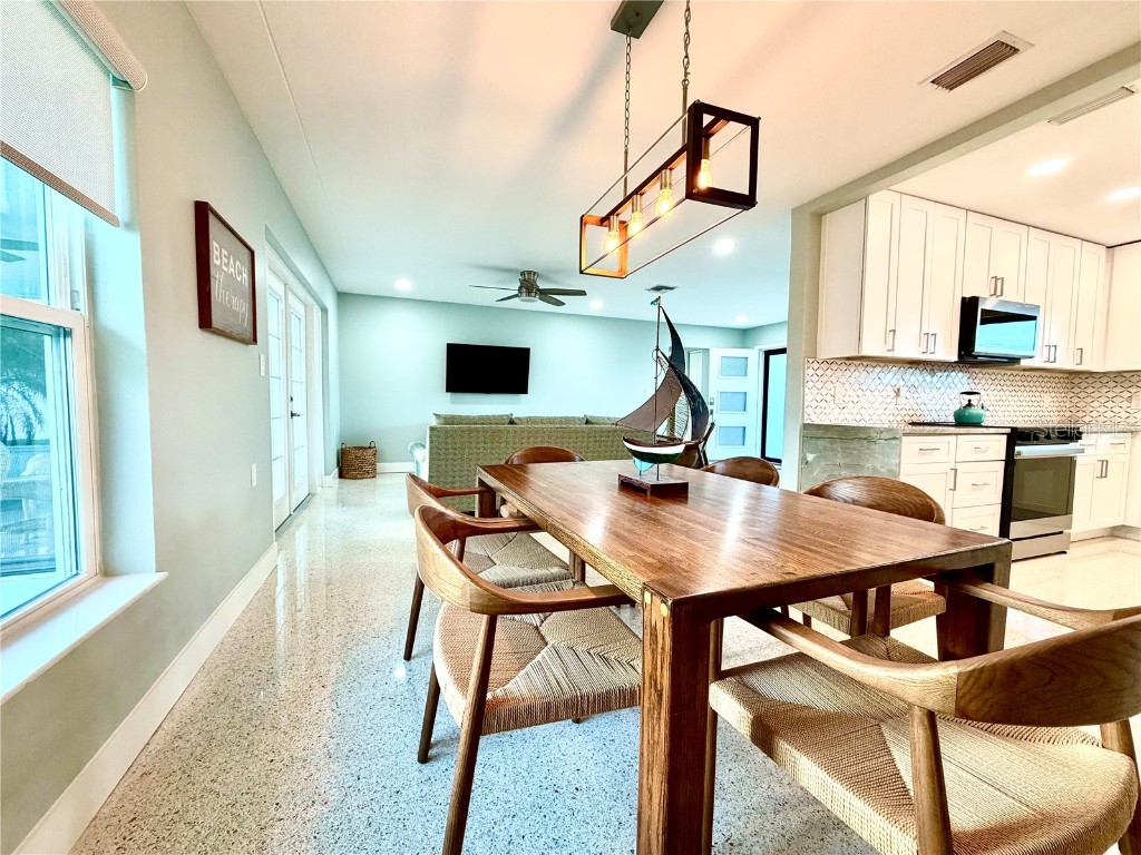 10133 4th Street E Treasure Island FL 33706 TB8438028 image15