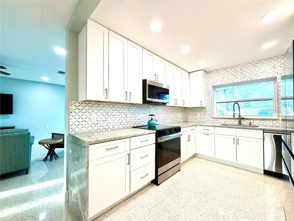 10133 4th Street E Treasure Island FL 33706 TB8438028 image16