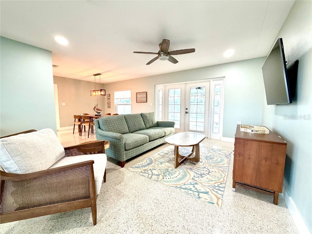 10133 4th Street E Treasure Island FL 33706 TB8438028 image4