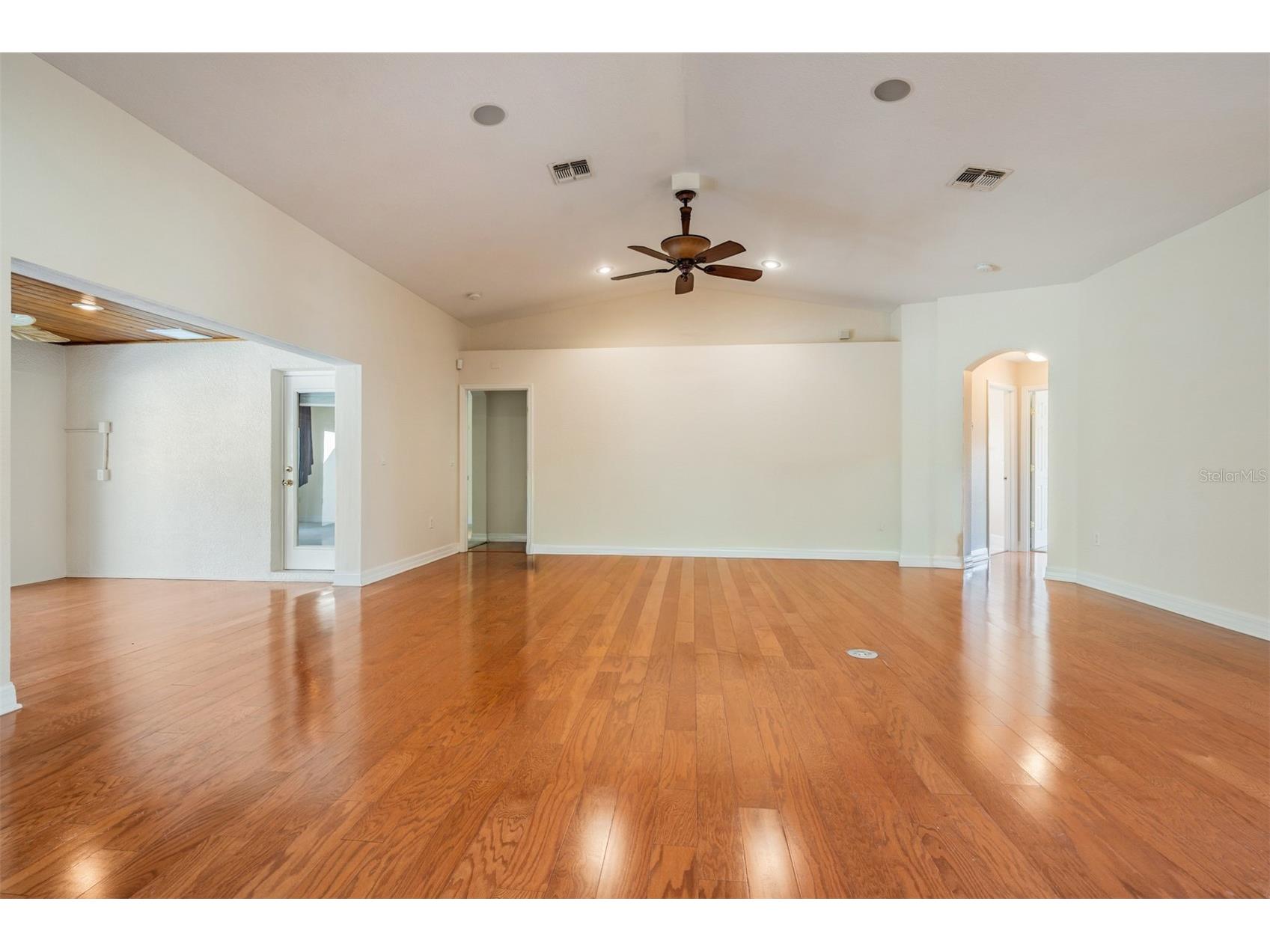 10133 Collar Drive San Antonio FL 33576 TB8470767 image32