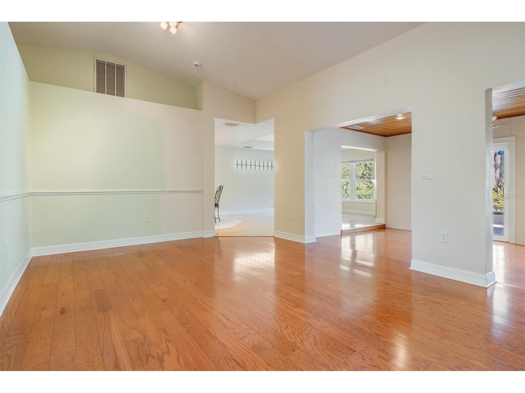 10133 Collar Drive San Antonio FL 33576 TB8470767 image35
