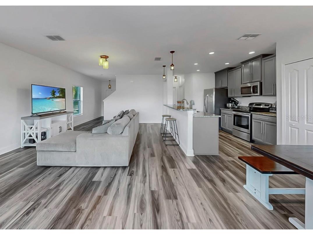 10136 Newminster Loop Ruskin FL 33573 TB8459267 image38