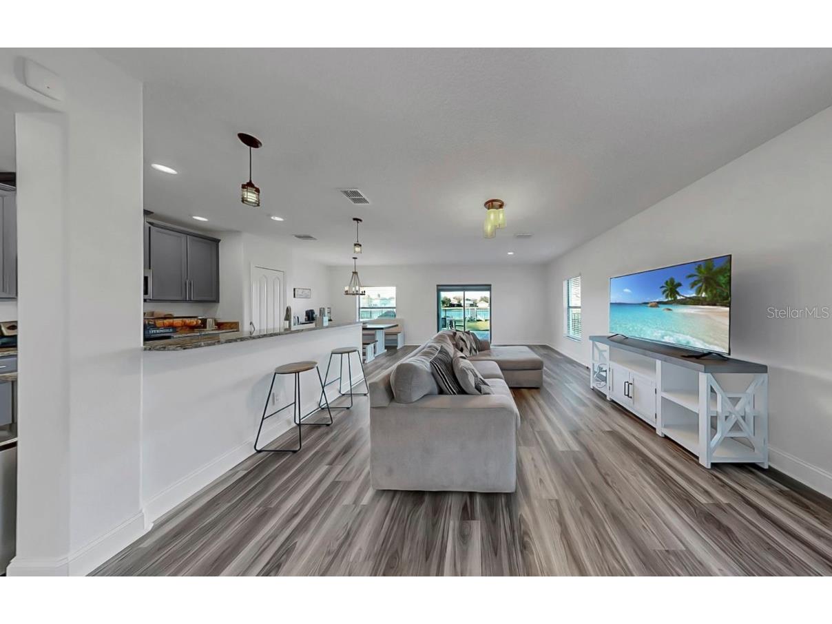 10136 Newminster Loop Ruskin FL 33573 TB8459267 image54