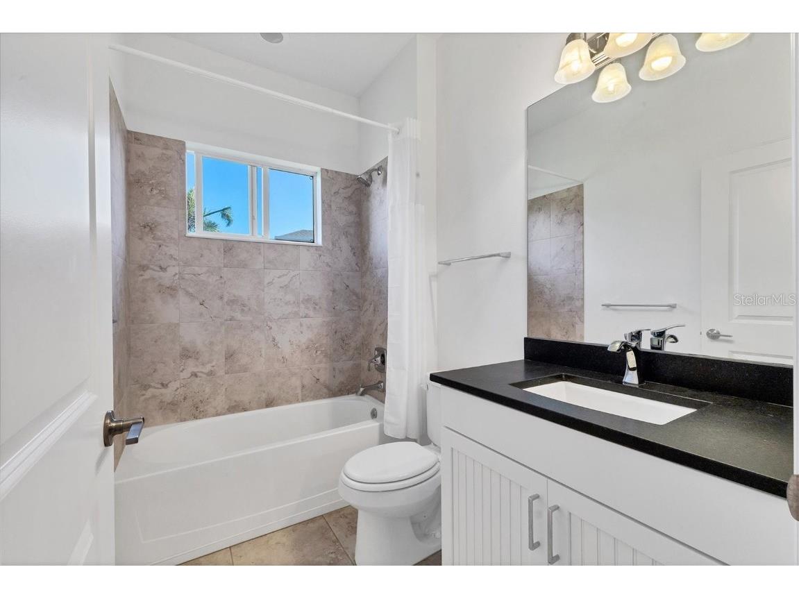 1014 Calico Glen Bradenton FL 34212 A4674535 image32