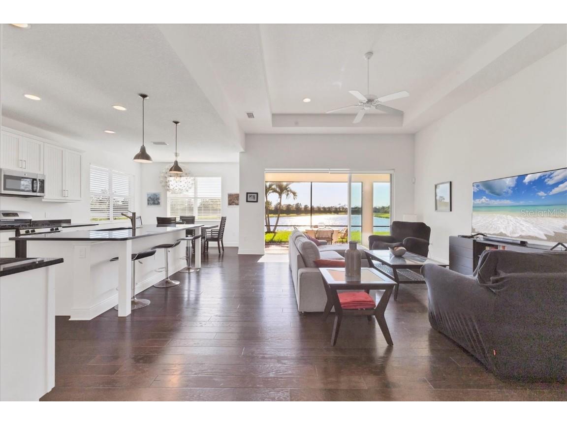 1014 Calico Glen Bradenton FL 34212 A4674535 image7