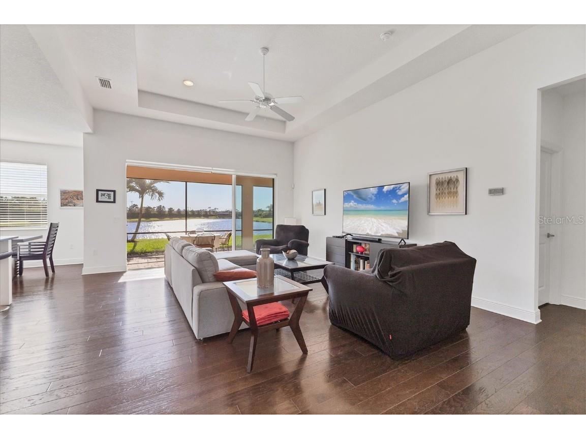 1014 Calico Glen Bradenton FL 34212 A4674535 image8