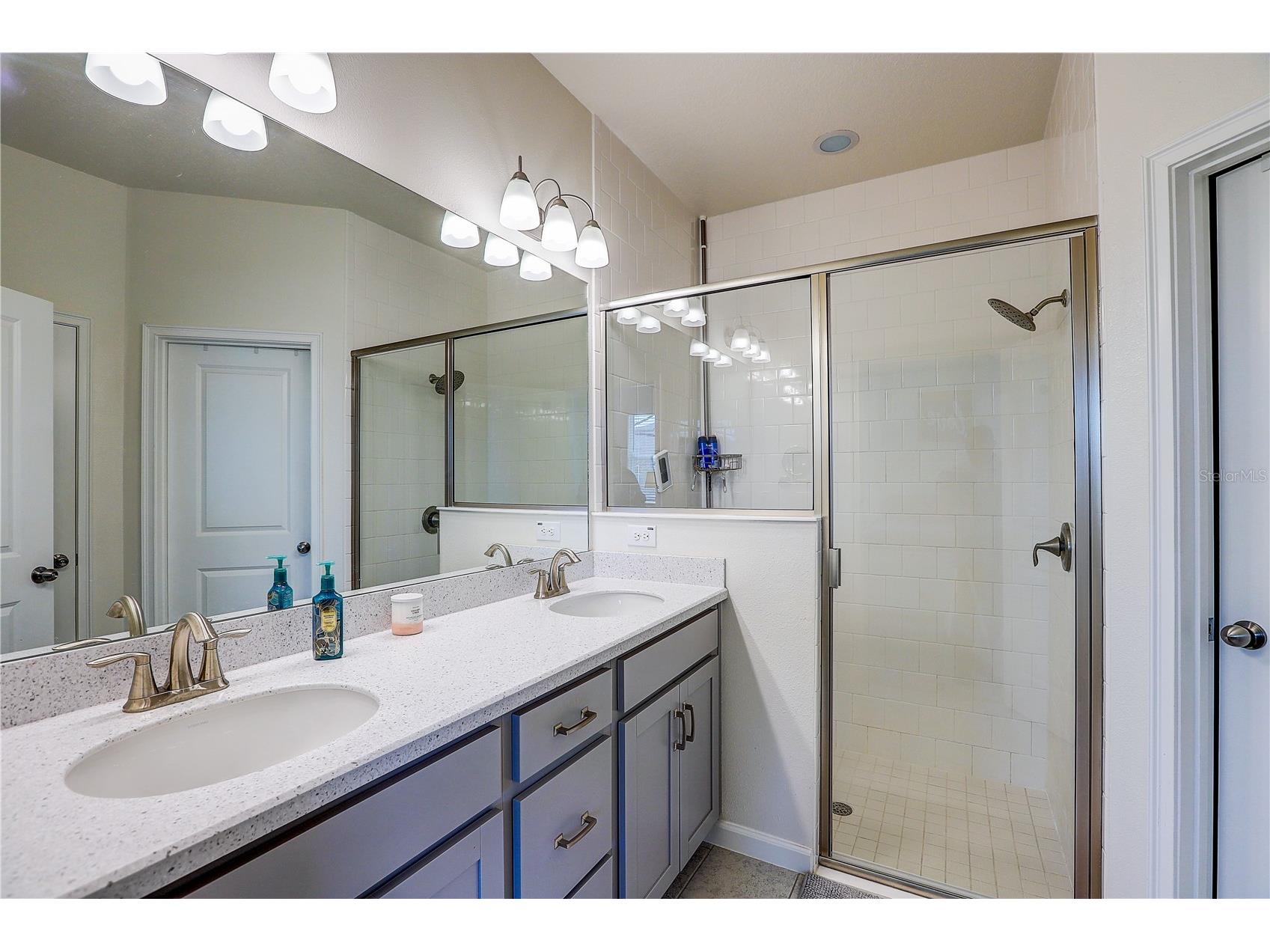 1014 Night Song Street Valrico FL 33594 TB8485080 image38