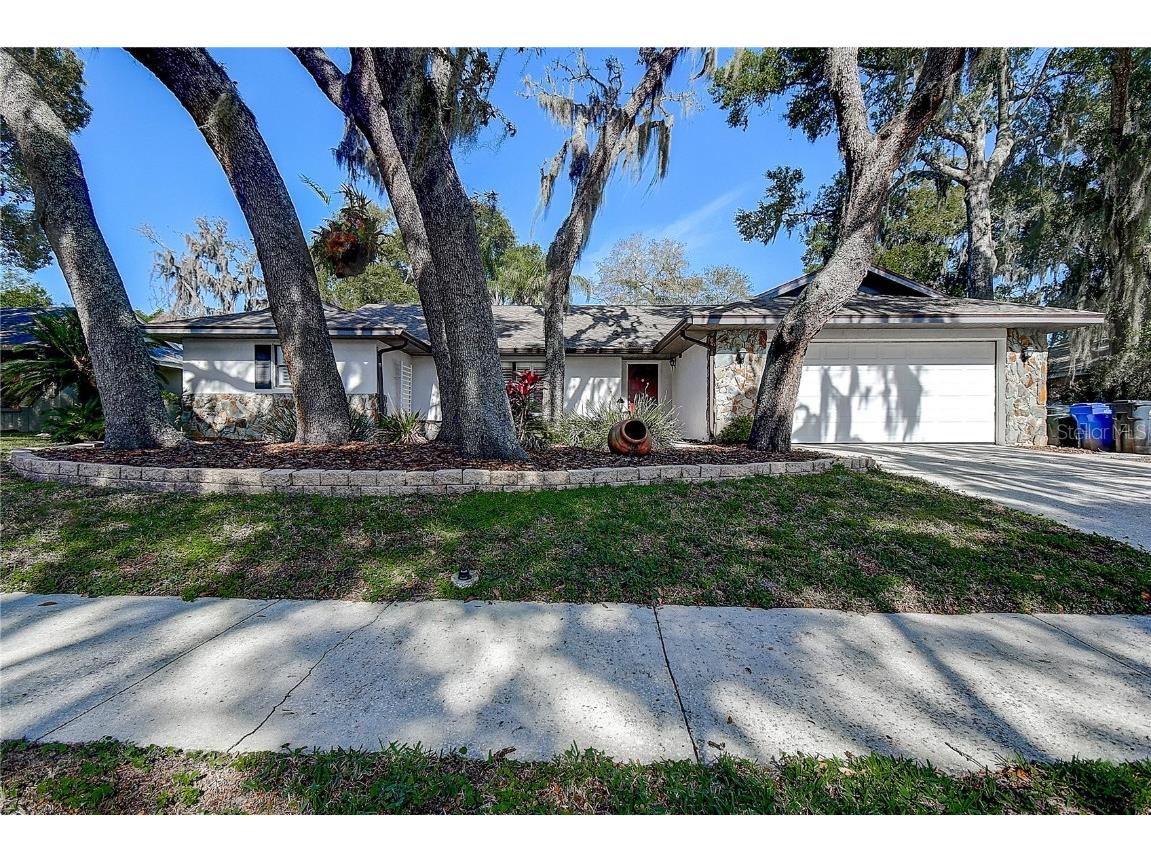 1014 Riflecrest Avenue Valrico FL 33594 W7860812 image1