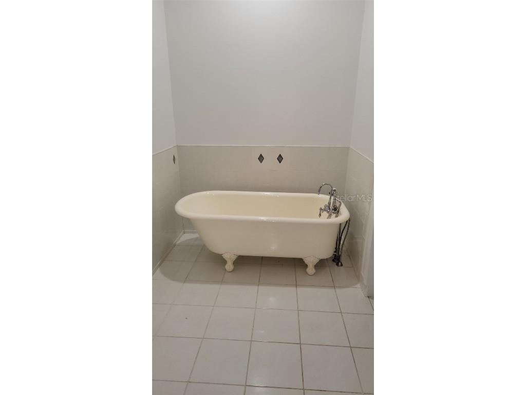 1014 SE 10th Street Gainesville FL 32601 GC533609 image11