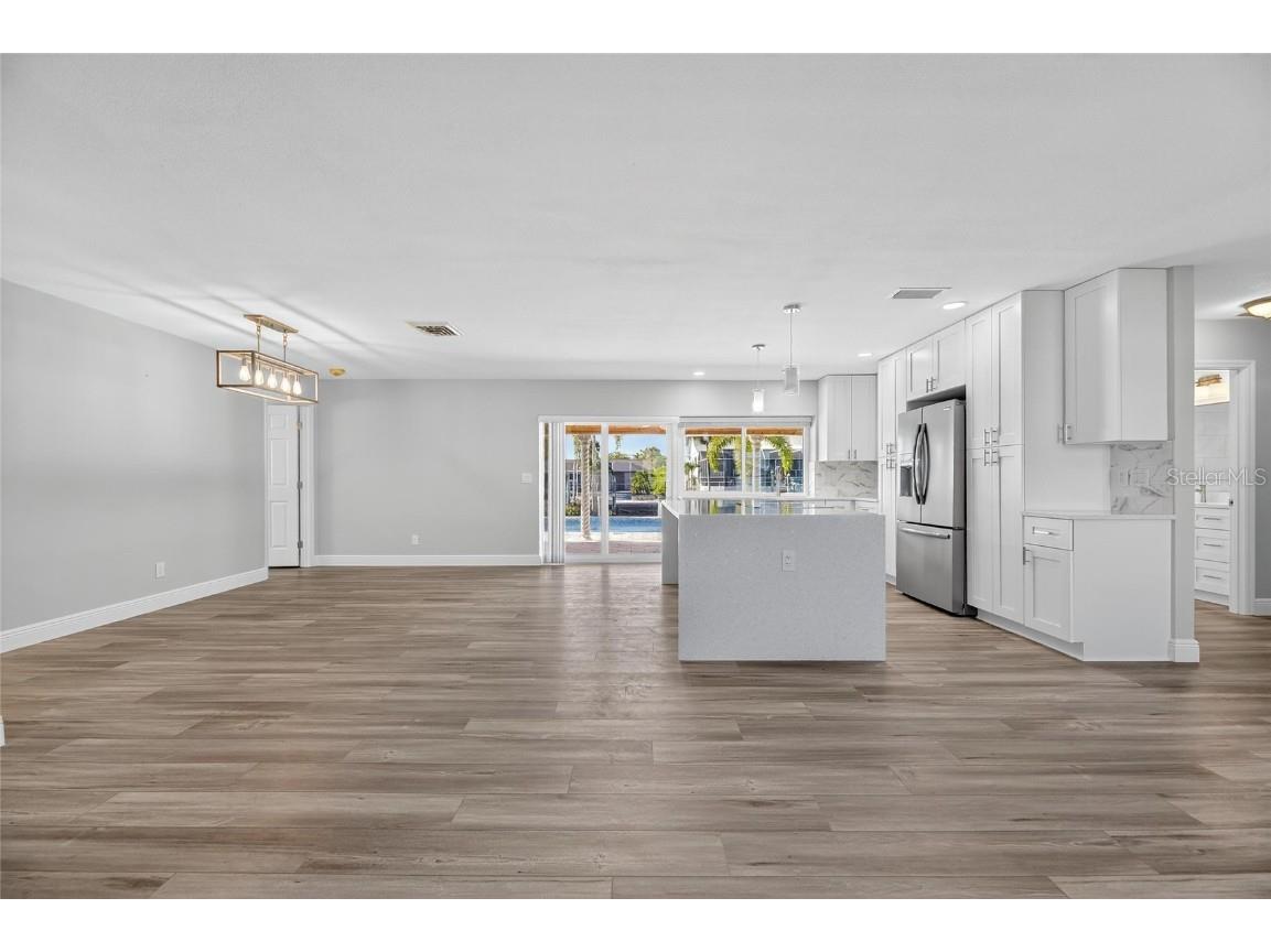 1014 Silver Palm Way Apollo Beach FL 33572 TB8448628 image12