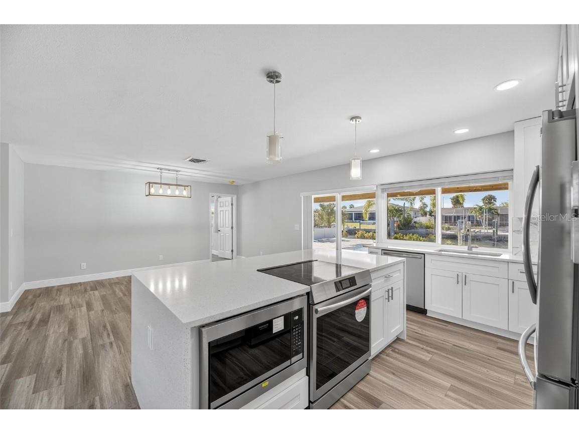 1014 Silver Palm Way Apollo Beach FL 33572 TB8448628 image22