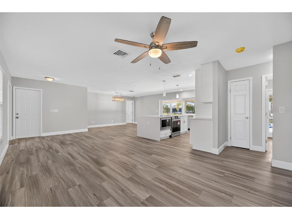 1014 Silver Palm Way Apollo Beach FL 33572 TB8448628 image8