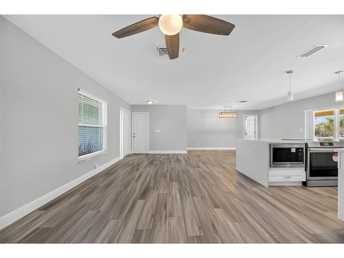 1014 Silver Palm Way Apollo Beach FL 33572 TB8448628 image9