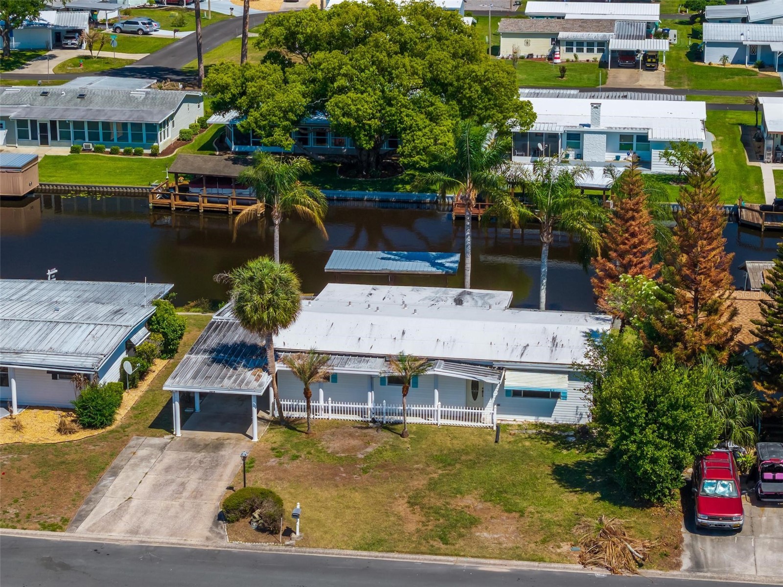 1014 Southland Drive Tavares FL 32778 - HARRIS CHAIN OF LAKES G5102666 image1