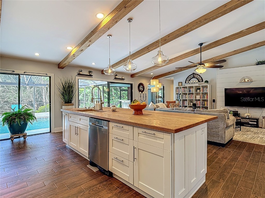 1014 Sylvia Lane Tampa FL 33613 TB8389479 image15