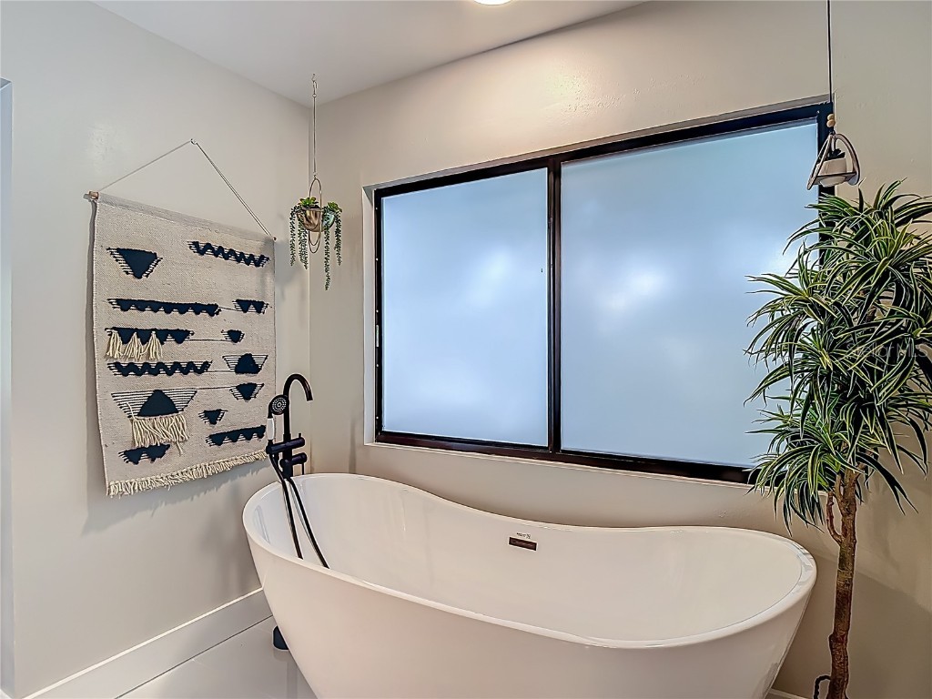 1014 Sylvia Lane Tampa FL 33613 TB8389479 image32