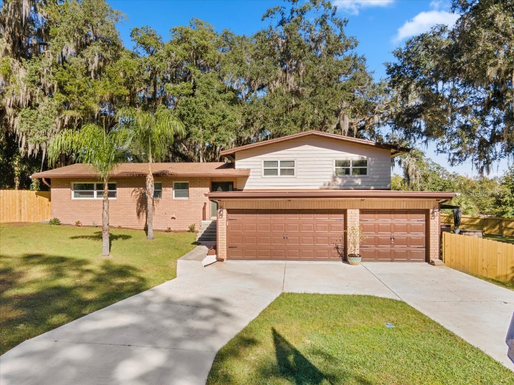 1014 Whiteway Drive Brooksville FL 34601 W7851637 image1
