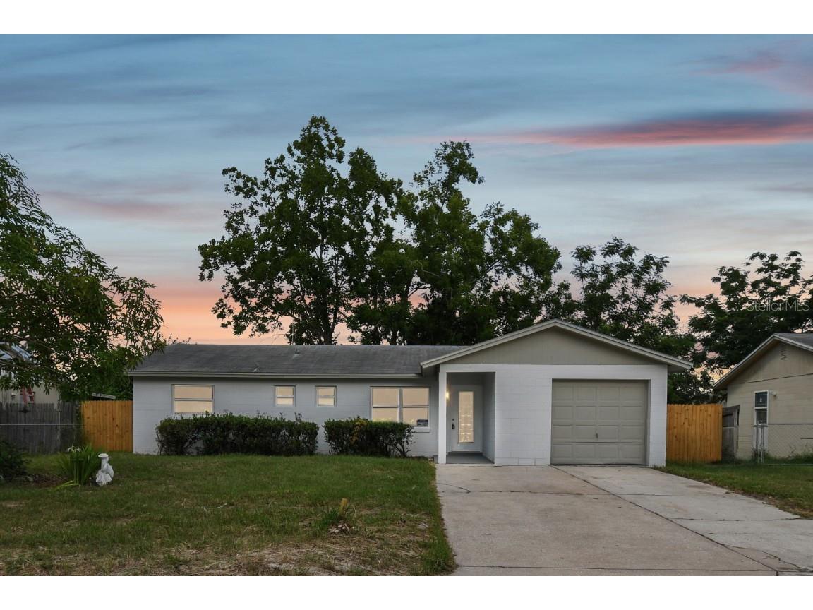 1015 Carefree Cove Drive Winter Haven FL 33881 T3540018 image1