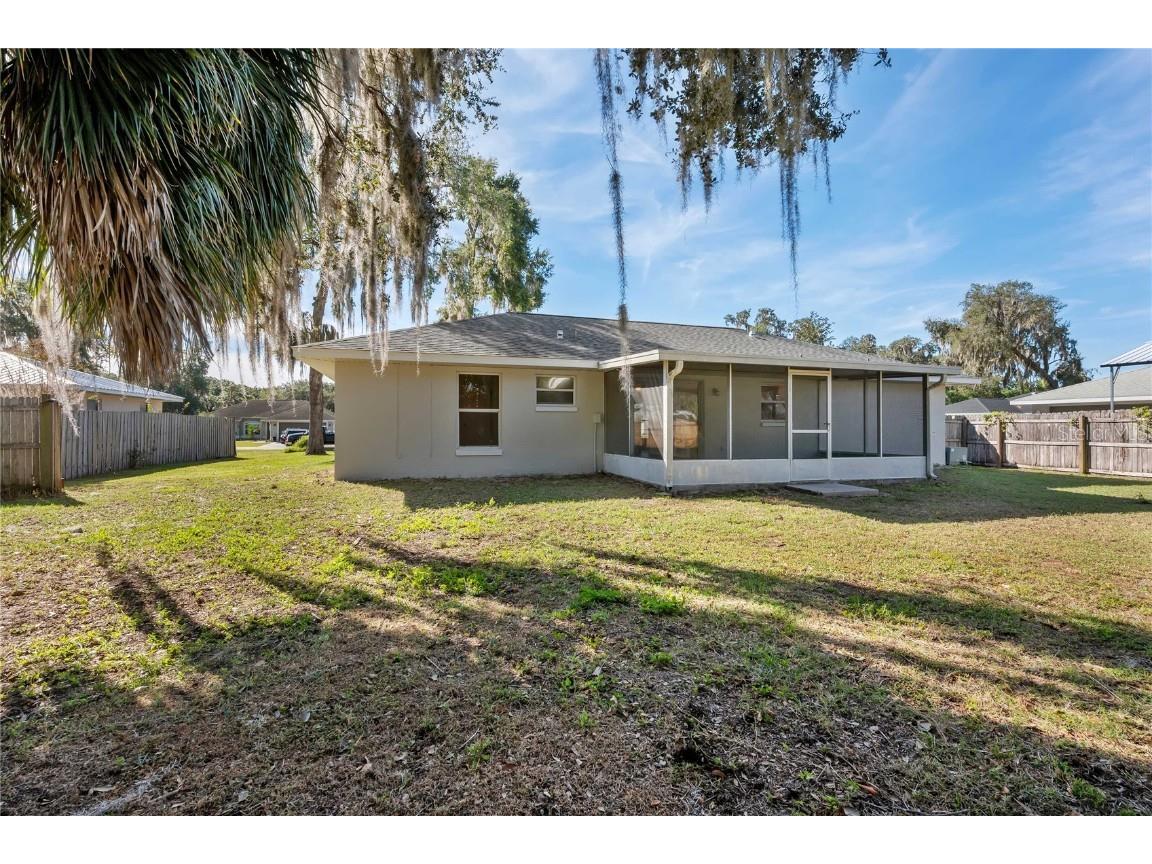 1015 Cr 463b Lake Panasoffkee FL 33538 G5104470 image11