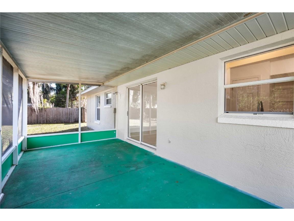 1015 Cr 463b Lake Panasoffkee FL 33538 G5104470 image12