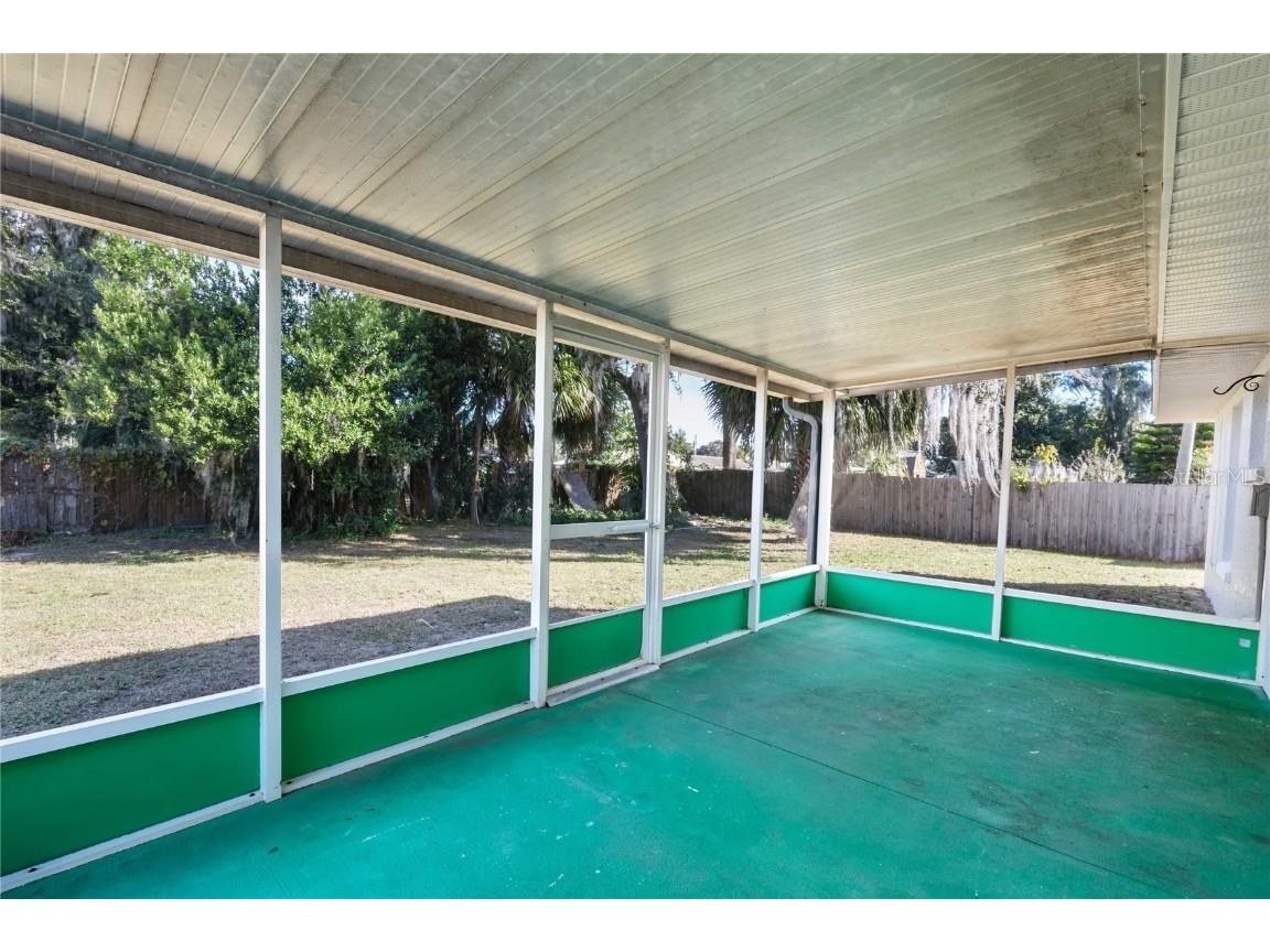 1015 Cr 463b Lake Panasoffkee FL 33538 G5104470 image13