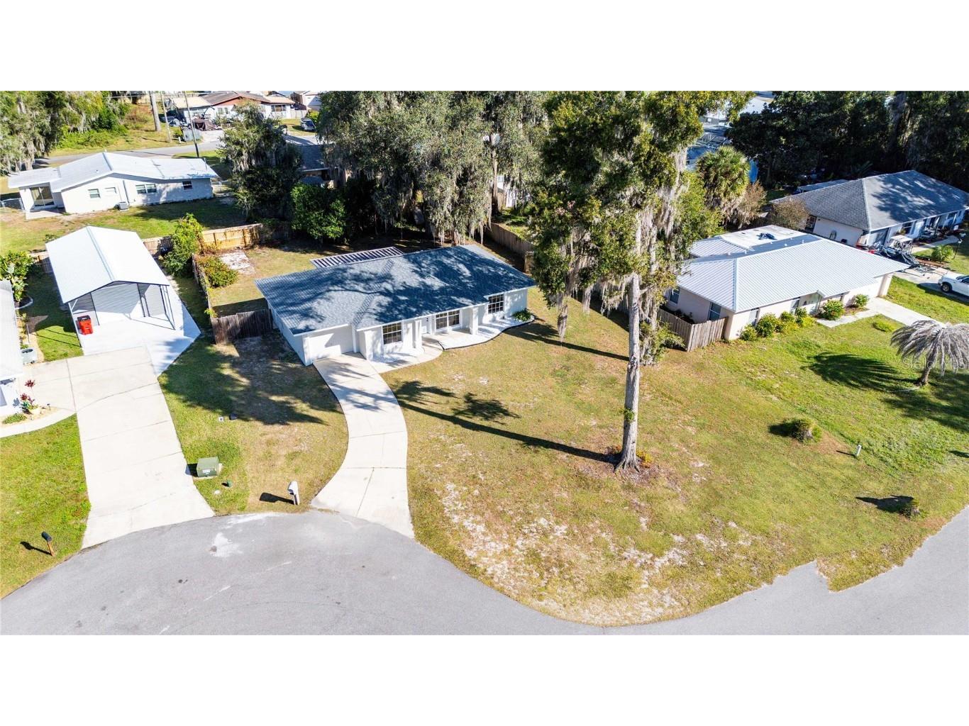 1015 Cr 463b Lake Panasoffkee FL 33538 G5104470 image18