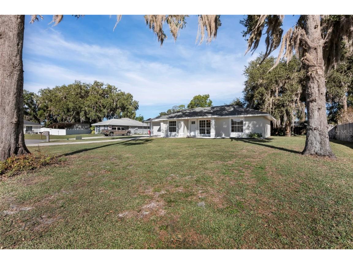 1015 Cr 463b Lake Panasoffkee FL 33538 G5104470 image23