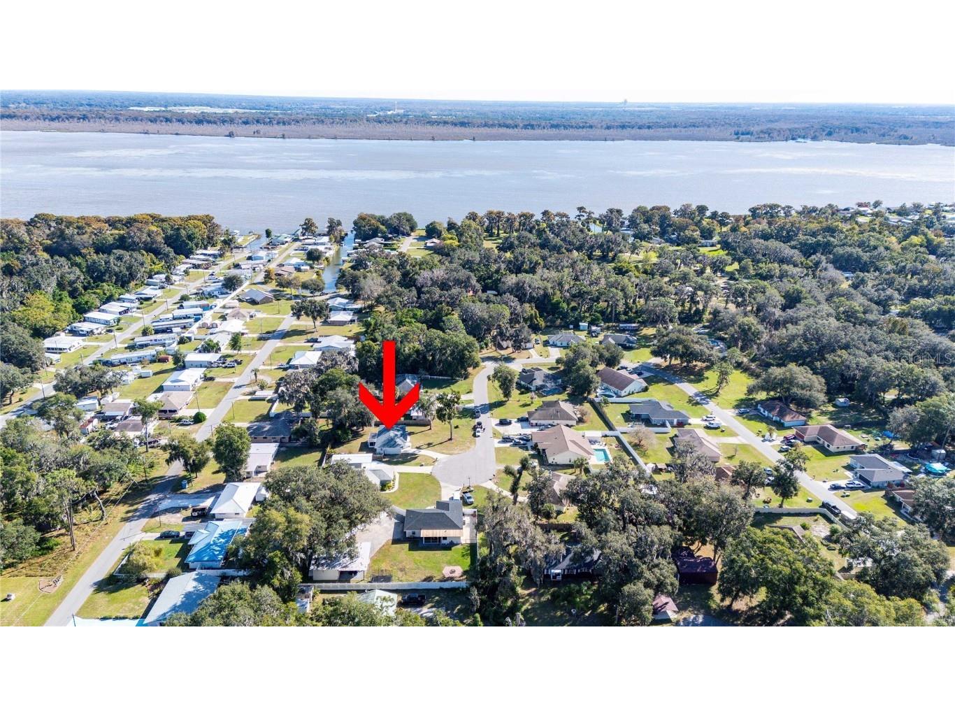 1015 Cr 463b Lake Panasoffkee FL 33538 G5104470 image44