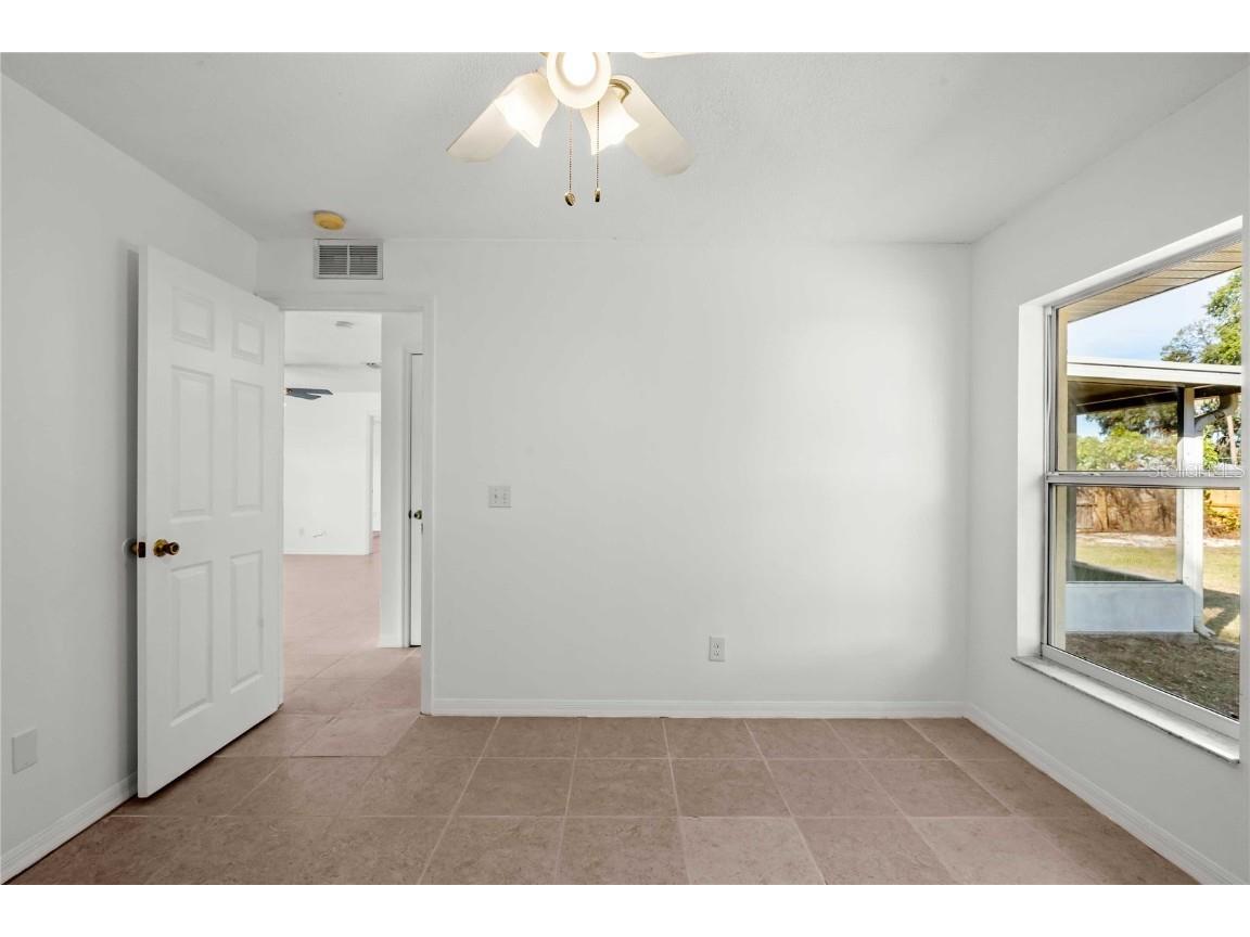 1015 Cr 463b Lake Panasoffkee FL 33538 G5104470 image7