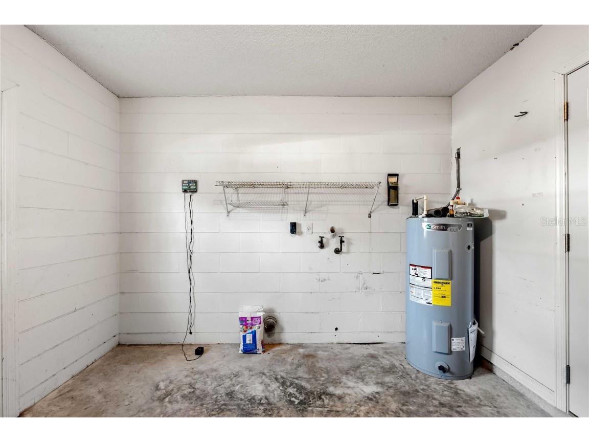 1015 Cr 463b Lake Panasoffkee FL 33538 G5104470 image8