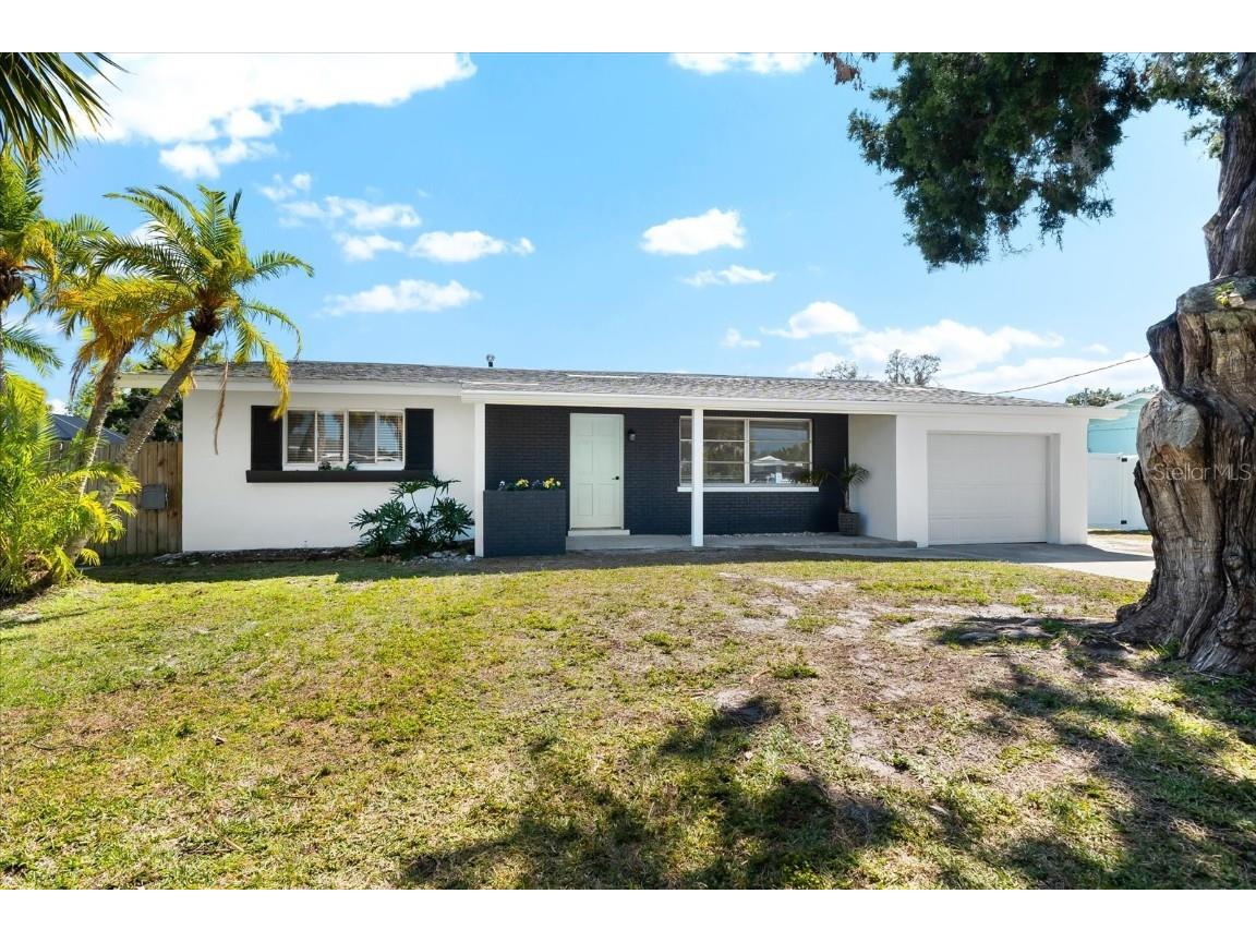 1015 E 2nd Street Englewood FL 34223 C7488977 image1