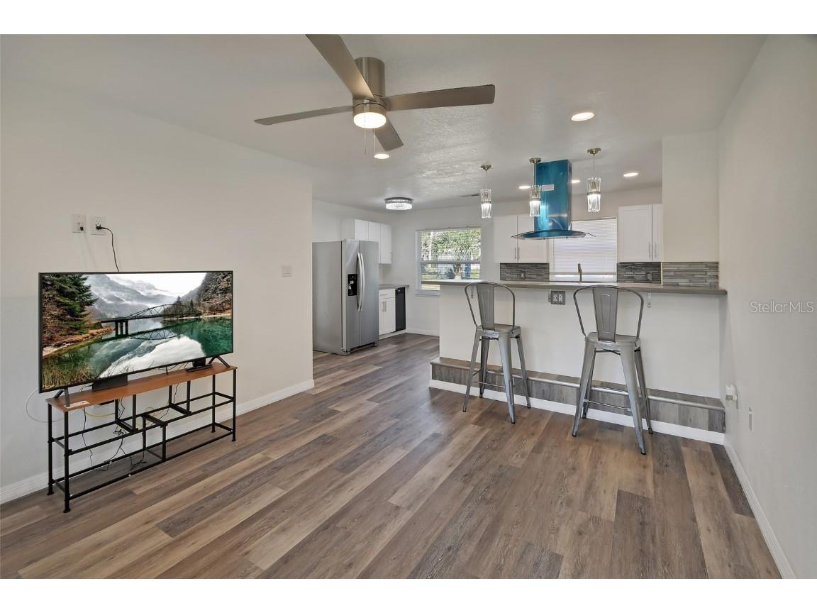 1015 E Howry Avenue Deland FL 32724 V4945927 image2