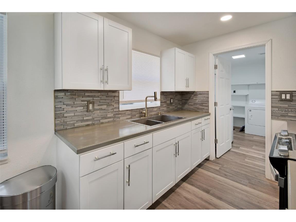 1015 E Howry Avenue Deland FL 32724 V4945927 image8