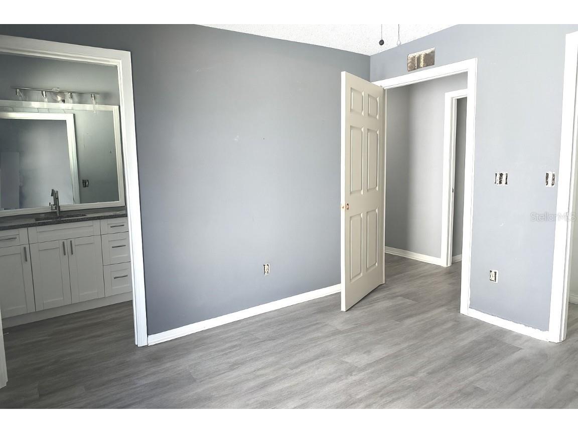 1015 Queen Street S Saint Petersburg FL 33712 TB8436659 image5