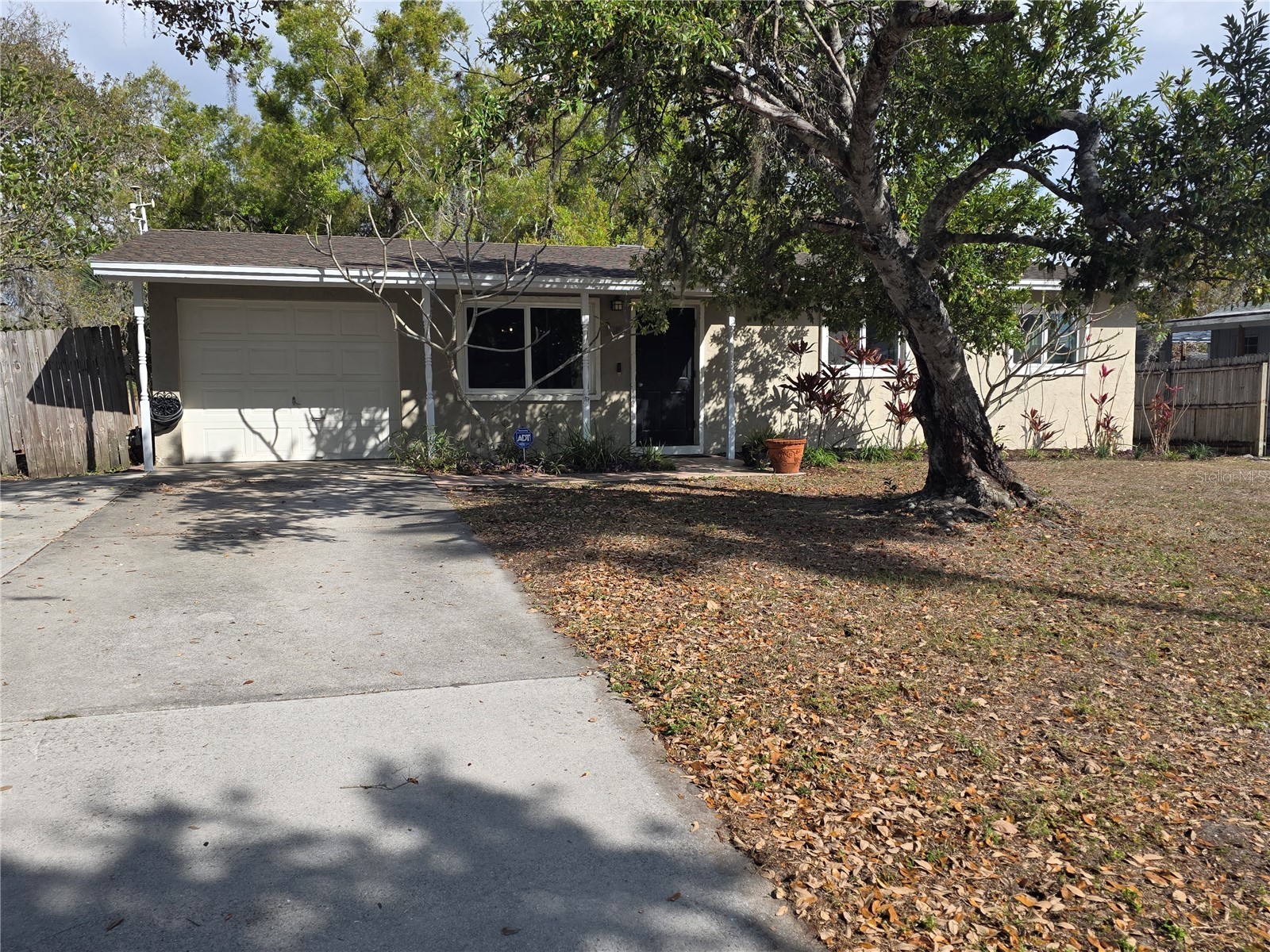 1015 Rhodes Avenue Sarasota FL 34237 A4684797 image1