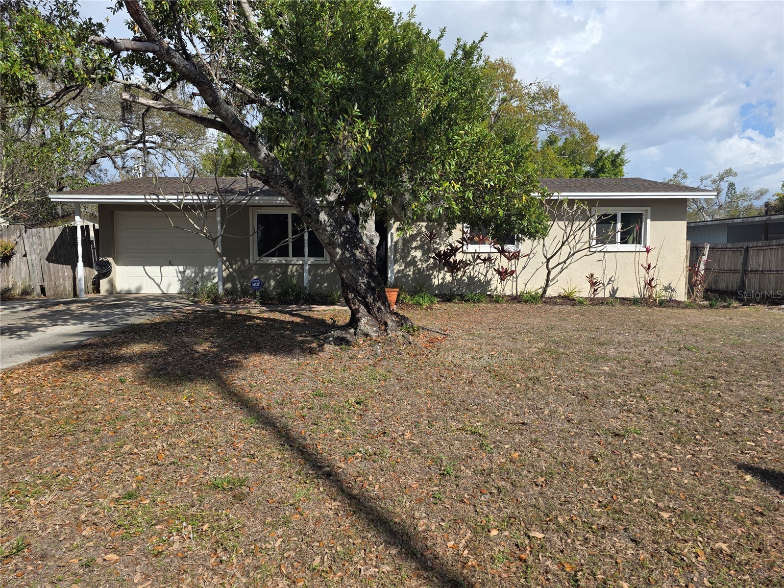 1015 Rhodes Avenue Sarasota FL 34237 A4684797 image2