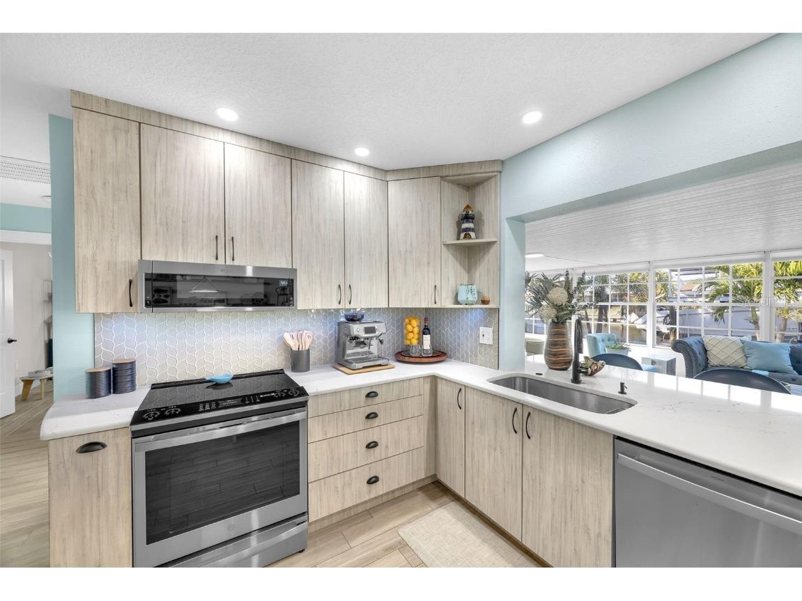 1015 Spindle Palm Way Apollo Beach FL 33572 TB8378015 image23