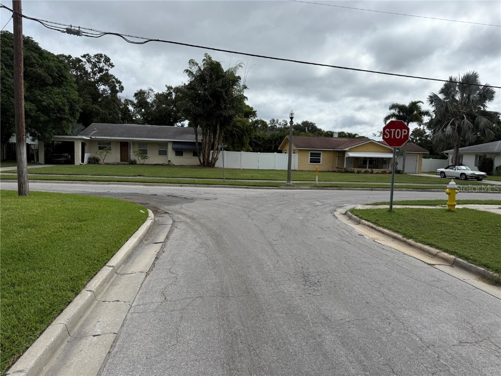 1015 Varona Street Belleair FL 33756 TB8437306 image1